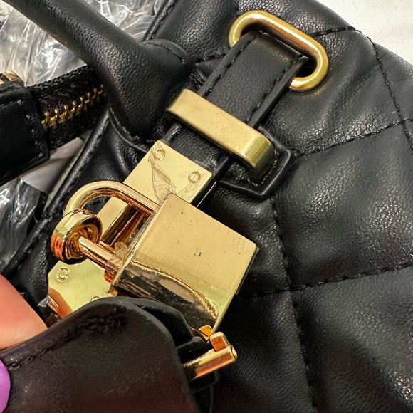 NWT Badgley Mischka Black Quilted Tote - Picture 8 of 9